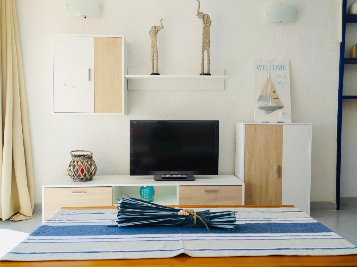Apartamento Palmeras La Pineda Bagian luar foto